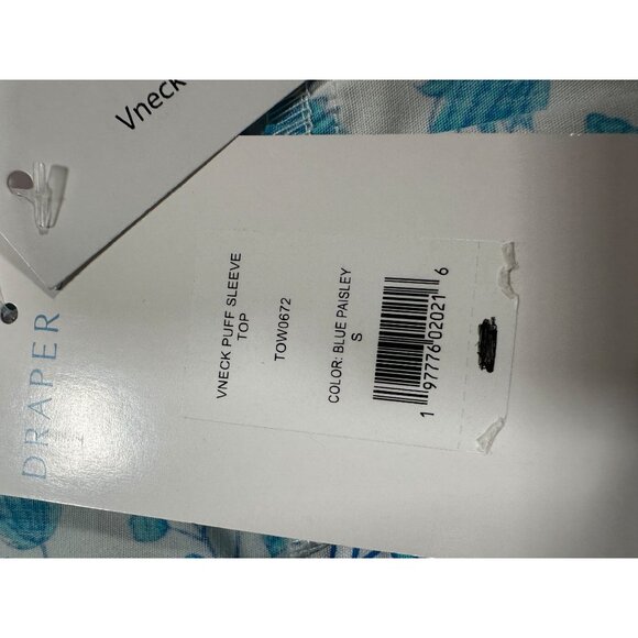 Draper James V-Neck Puff Sleeve Top Women’s Small Blue Paisley Lightweight Shirt - Picture 3 of 11